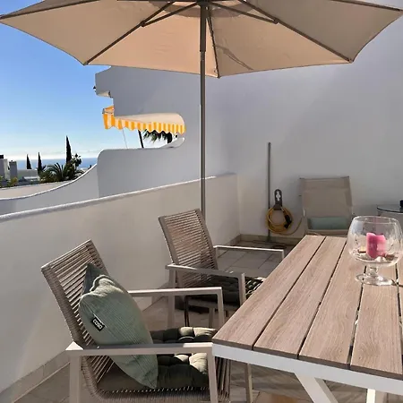 Wunderschoenes Ferienhaus In Marbella Mit Kleinem Garten Und Meerblick בית נופש *