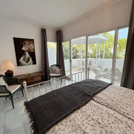 בית נופש Wunderschoenes Ferienhaus In Marbella Mit Kleinem Garten Und Meerblick *