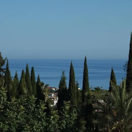 Wunderschoenes Ferienhaus In Marbella Mit Kleinem Garten Und Meerblick בית נופש