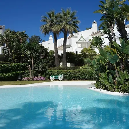 Wunderschoenes Ferienhaus In Marbella Mit Kleinem Garten Und Meerblick בית נופש