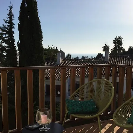 Wunderschoenes Ferienhaus In Marbella Mit Kleinem Garten Und Meerblick
