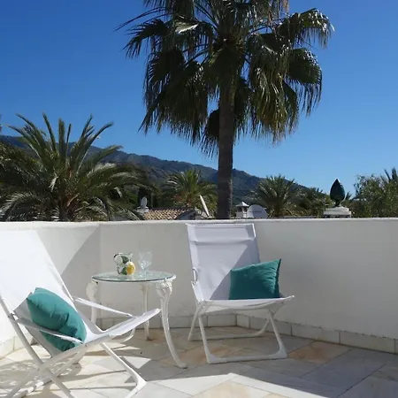 Wunderschoenes Ferienhaus In Marbella Mit Kleinem Garten Und Meerblick מארבלה