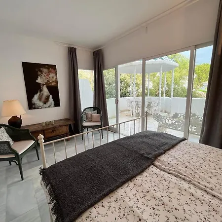 Wunderschoenes Ferienhaus In Marbella Mit Kleinem Garten Und Meerblick בית נופש *
