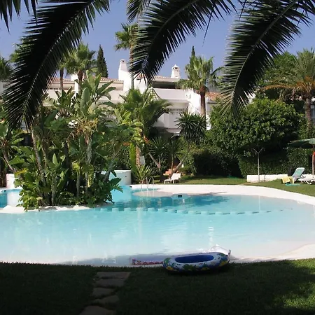 Wunderschoenes Ferienhaus In Marbella Mit Kleinem Garten Und Meerblick בית נופש *